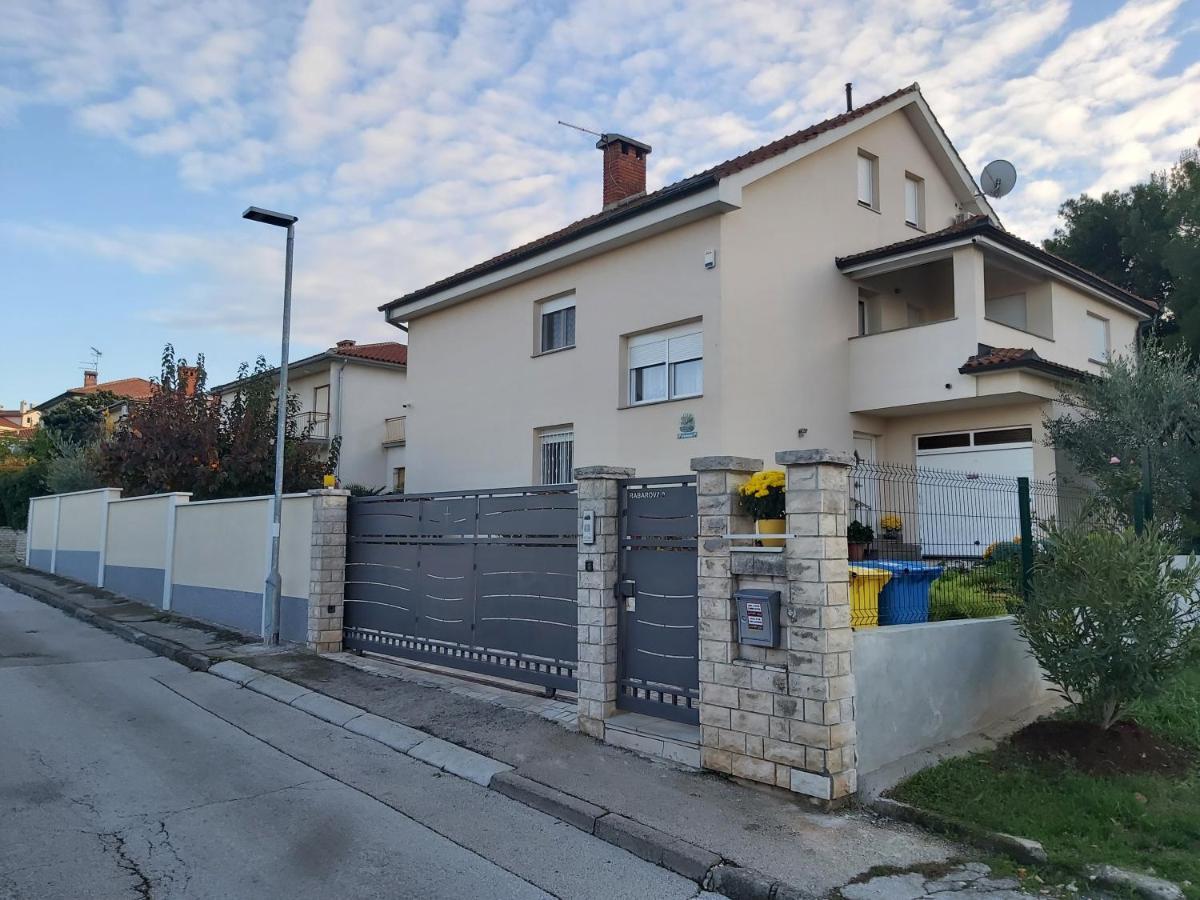 Apartments Hortensia Pula Exterior photo