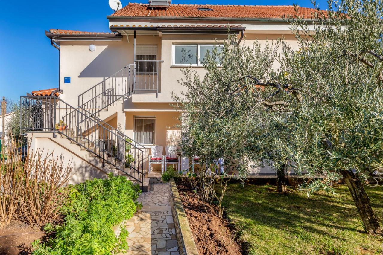 Apartments Hortensia Pula Exterior photo