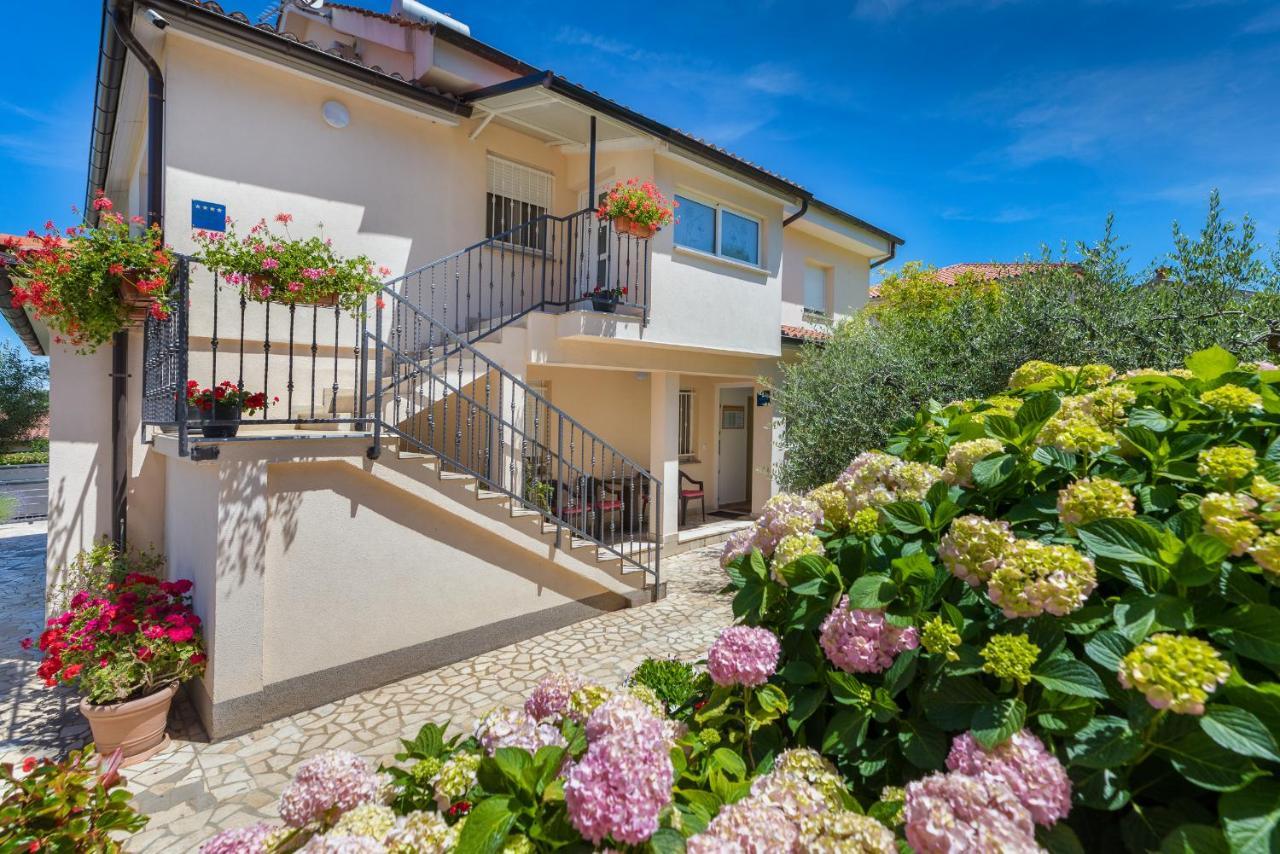 Apartments Hortensia Pula Exterior photo