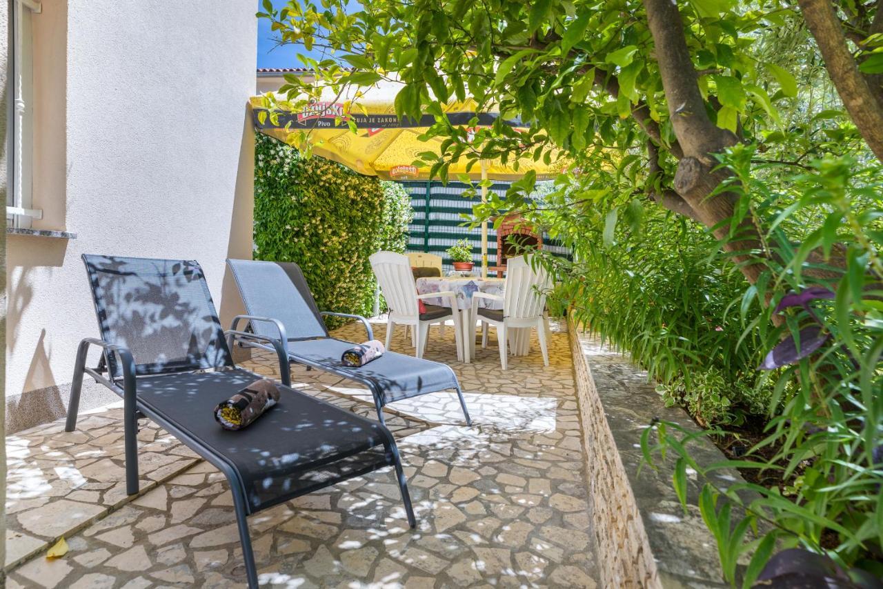 Apartments Hortensia Pula Exterior photo