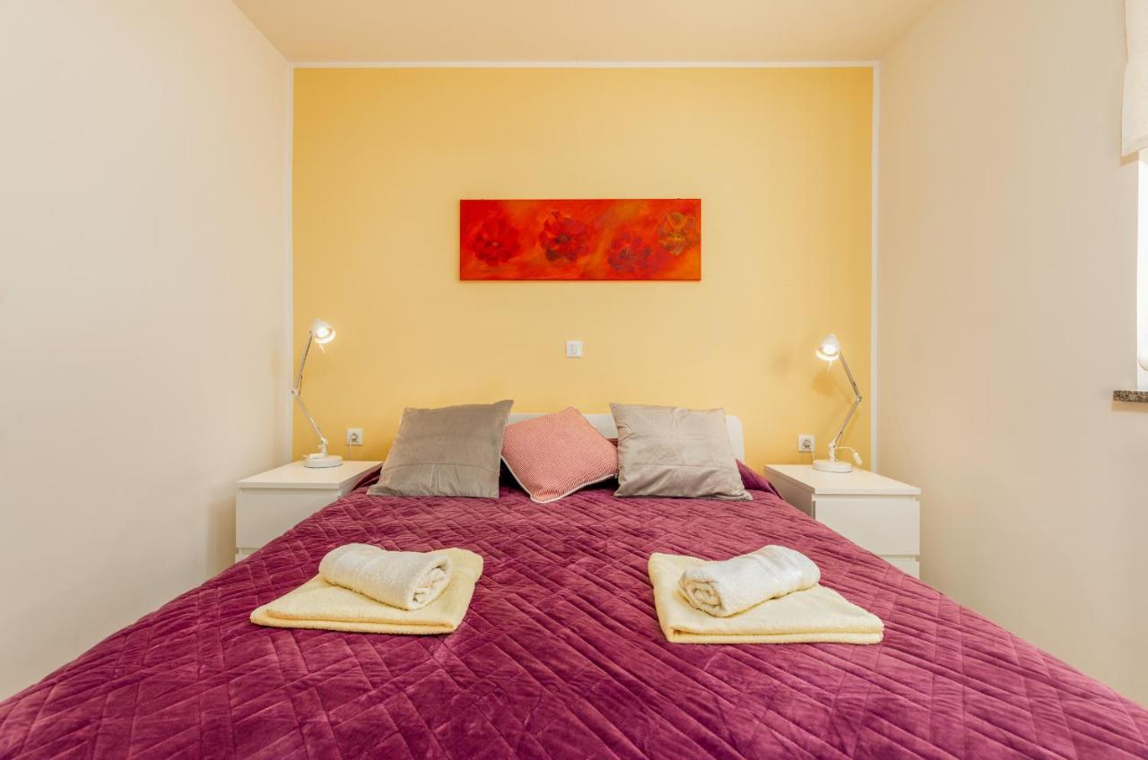Apartments Hortensia Pula Exterior photo