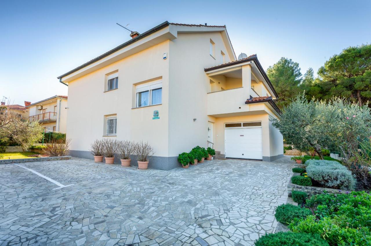 Apartments Hortensia Pula Exterior photo