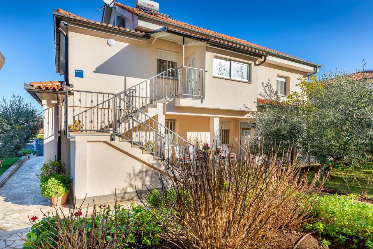 Apartments Hortensia Pula Exterior photo