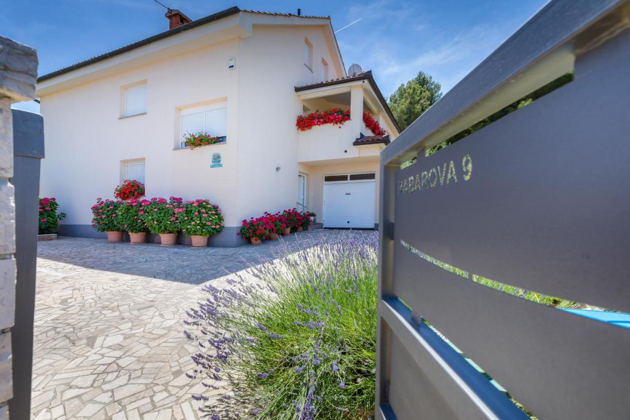 Apartments Hortensia Pula Exterior photo
