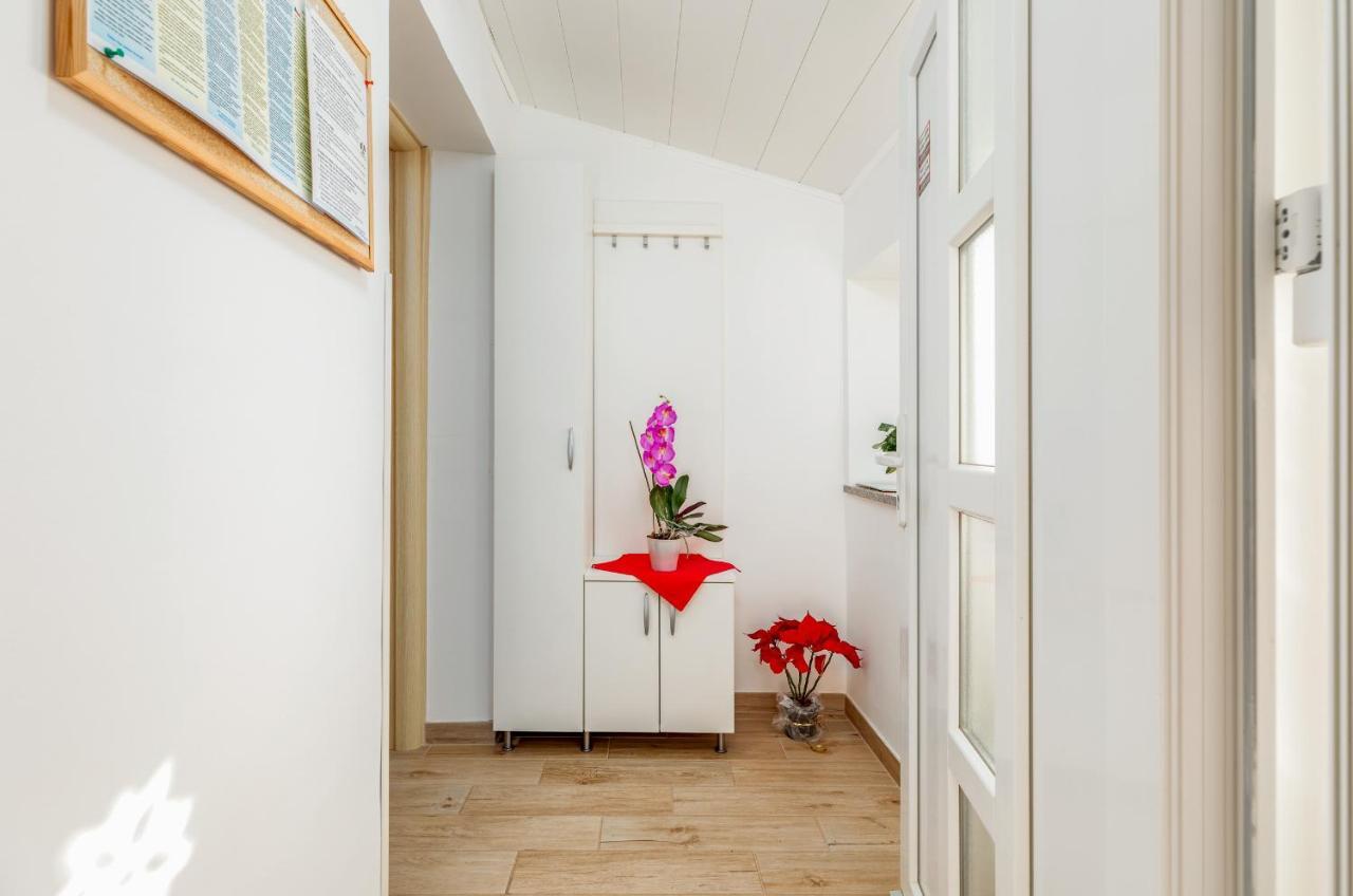 Apartments Hortensia Pula Exterior photo
