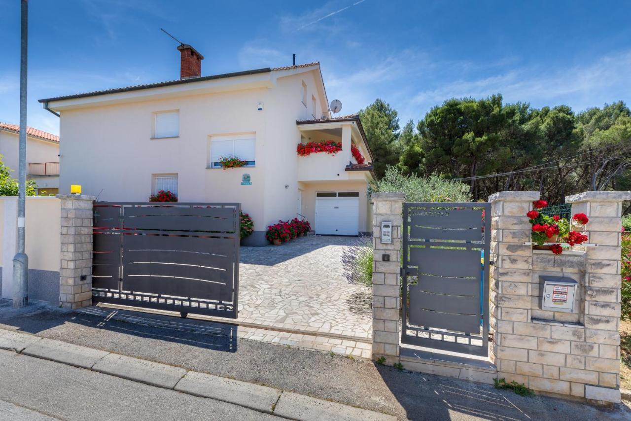 Apartments Hortensia Pula Exterior photo