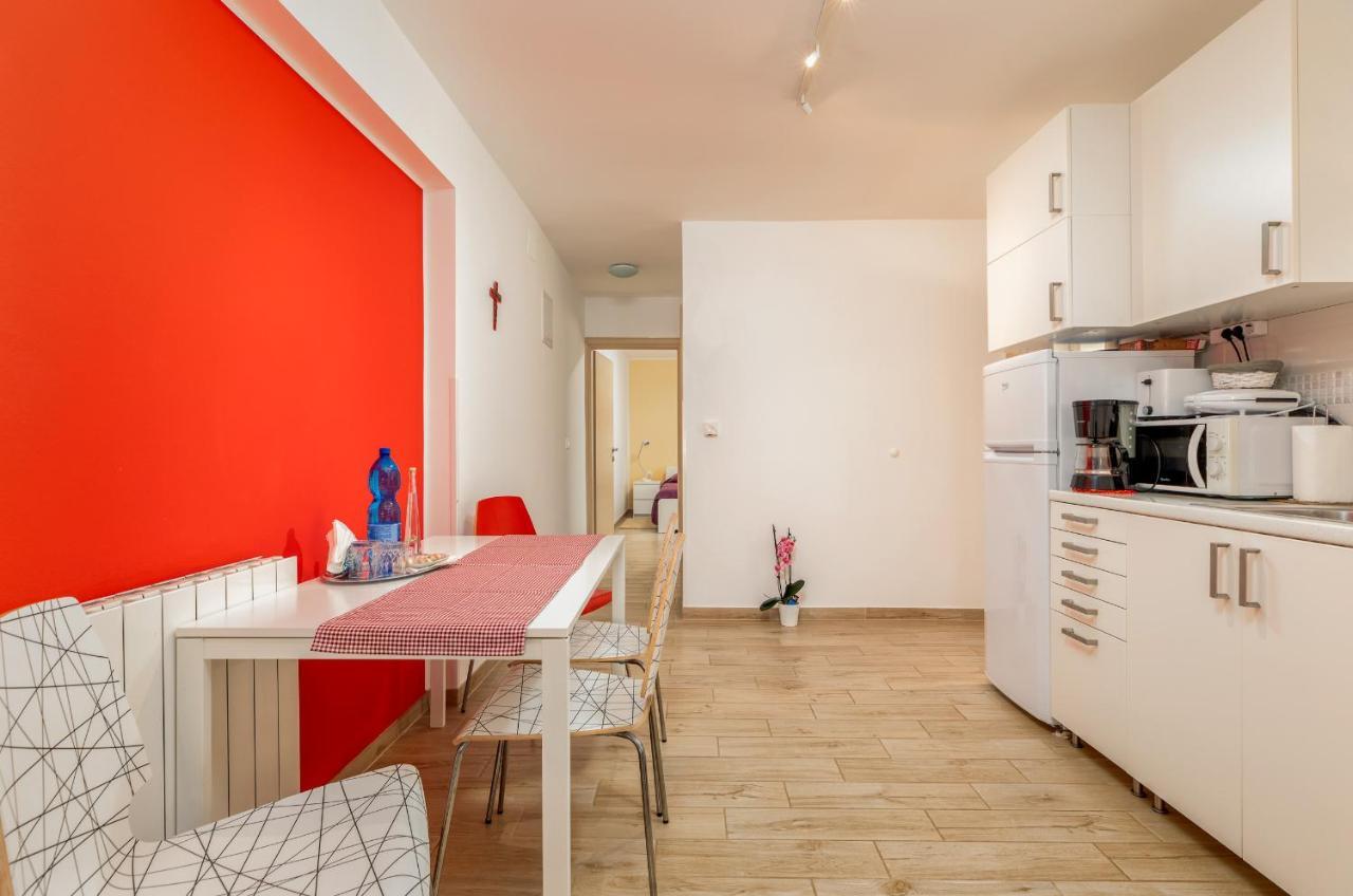 Apartments Hortensia Pula Exterior photo