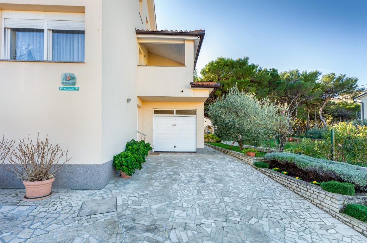 Apartments Hortensia Pula Exterior photo