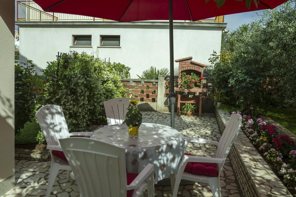 Apartments Hortensia Pula Exterior photo
